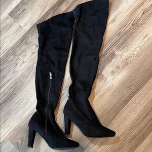 ShoeNTale Sleek Black Over-the-Knee Boots